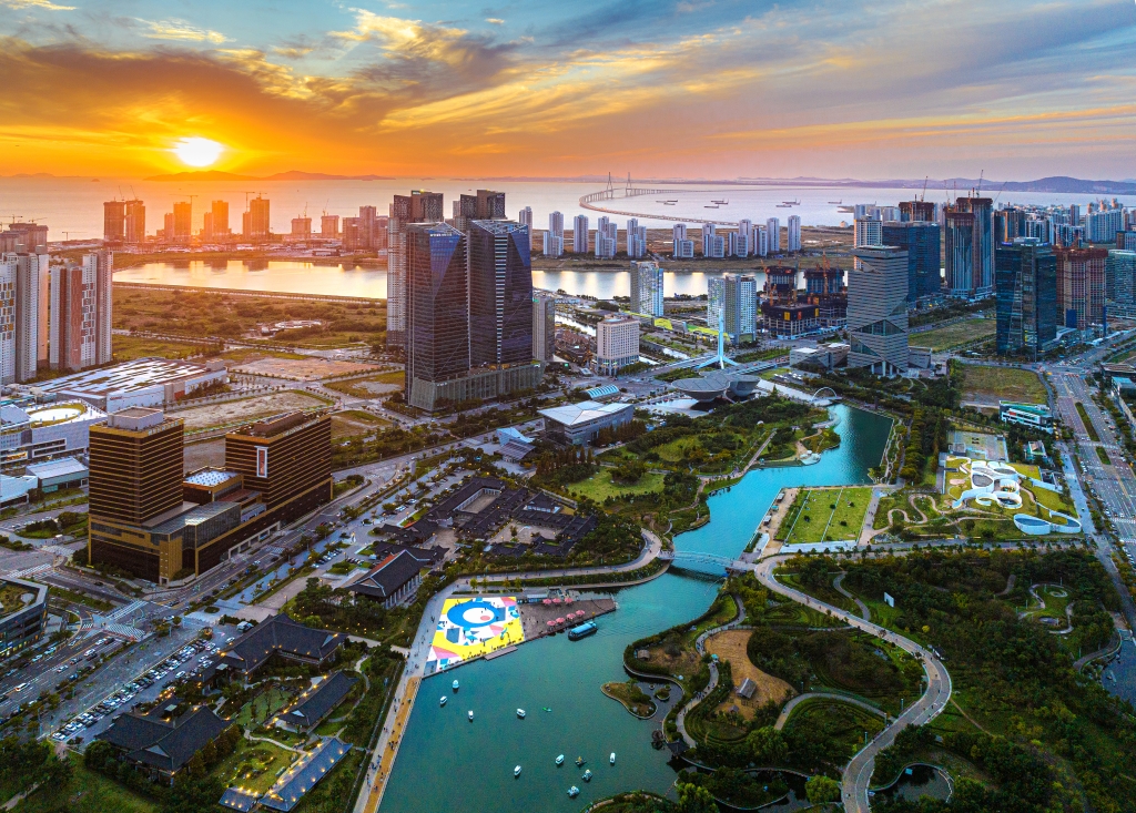 [우수] 박윤준(개인) 석양빛 국제도시